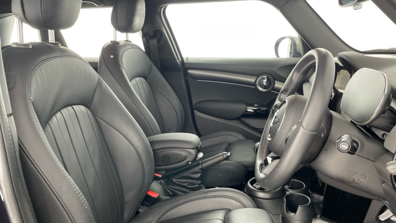 MINI Hatchback 1.5 Cooper Exclusive Premium 5dr Petrol Hatchback